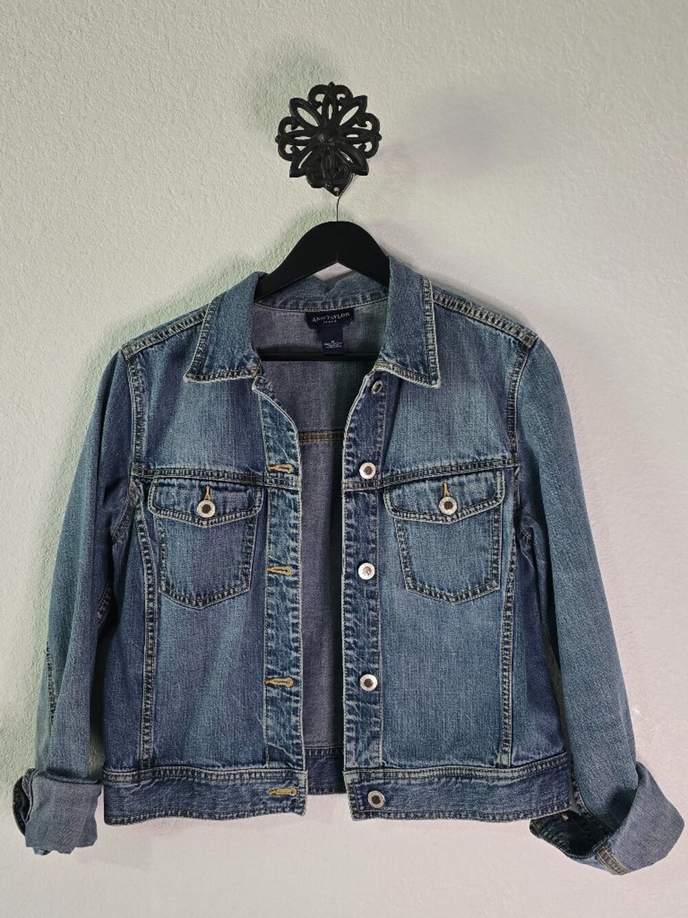 Ann Taylor Jeans Classic Denim Jacket Size Medium